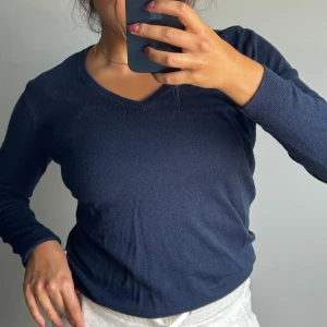 Finstickad bomulls- ulltröja - Fin marinblå tröja från Gant