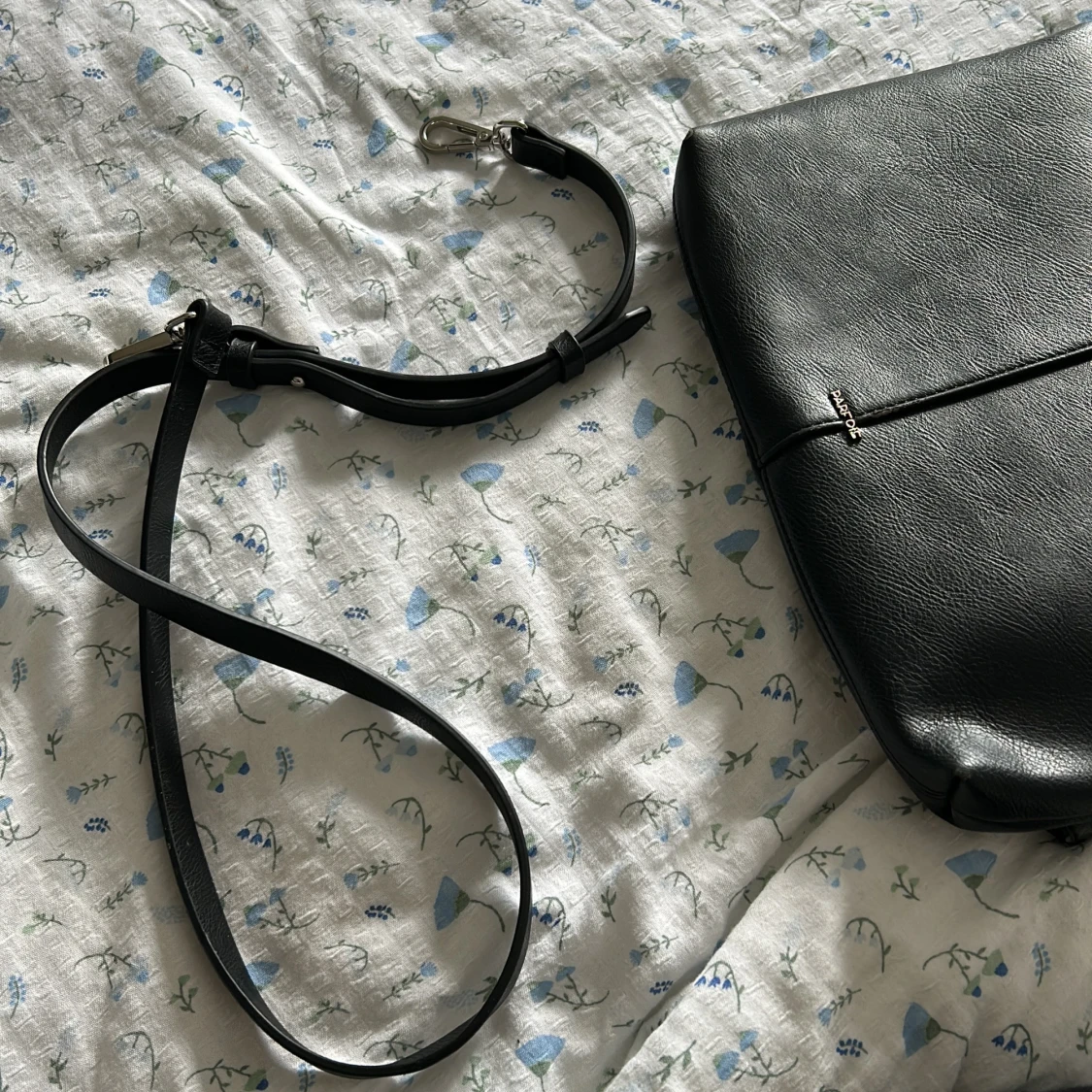 Väska med nitar  - 93