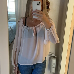blus  - säljer denna blus från h&m 
