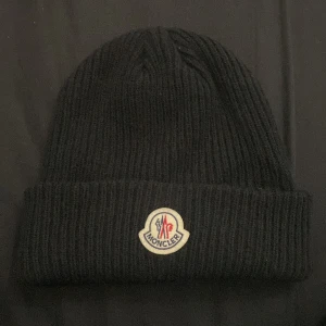 Moncler mössa - Bra kvalitet 