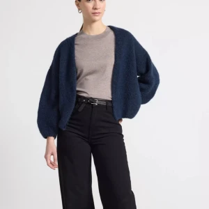 Lindex kofta - Säljer den slutsålda populära koftan från lindex aldrig använt säljer då jag köpte två olika storlekar.