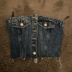 Jeans topp - Använd 1 gång, väldigt bra skick 