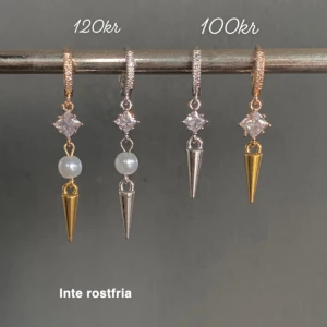 Örhängen  - Frakt 18kr ❤️