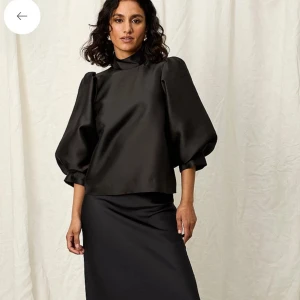 JOELLE BLUS - jättefin blus från joelle, använd 1 gång