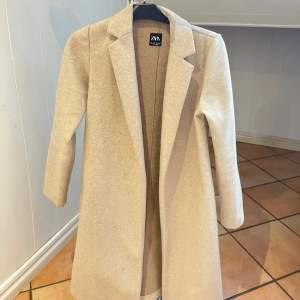 Beige zara kappa