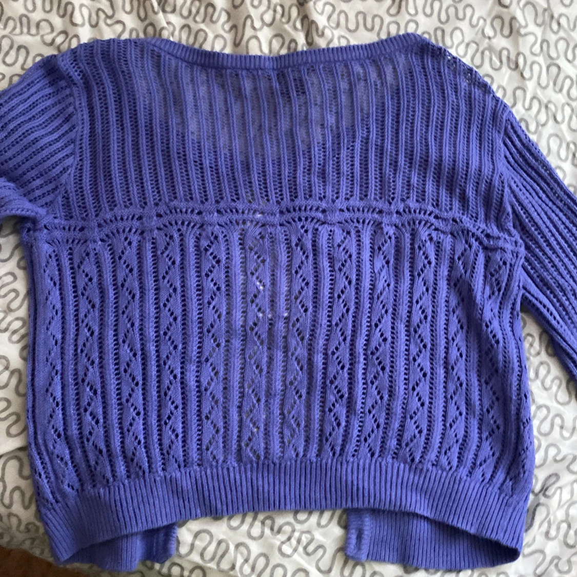 Lila stickad kofta - 90