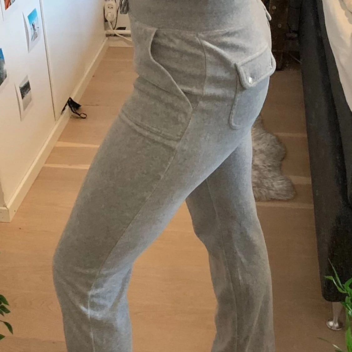 Grå mjukisbyxor med hög midja - 1