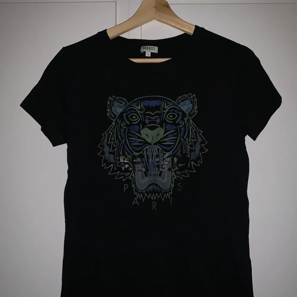 Kenzo t shirt tjejer. T-shirts.