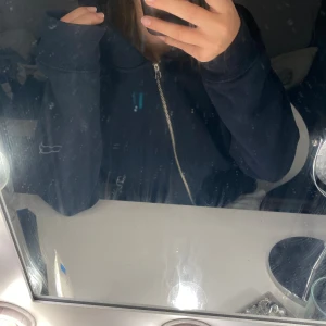 Zip hoodie - Från zara utan band men mysig! Hör av er vid funderingar 🩷