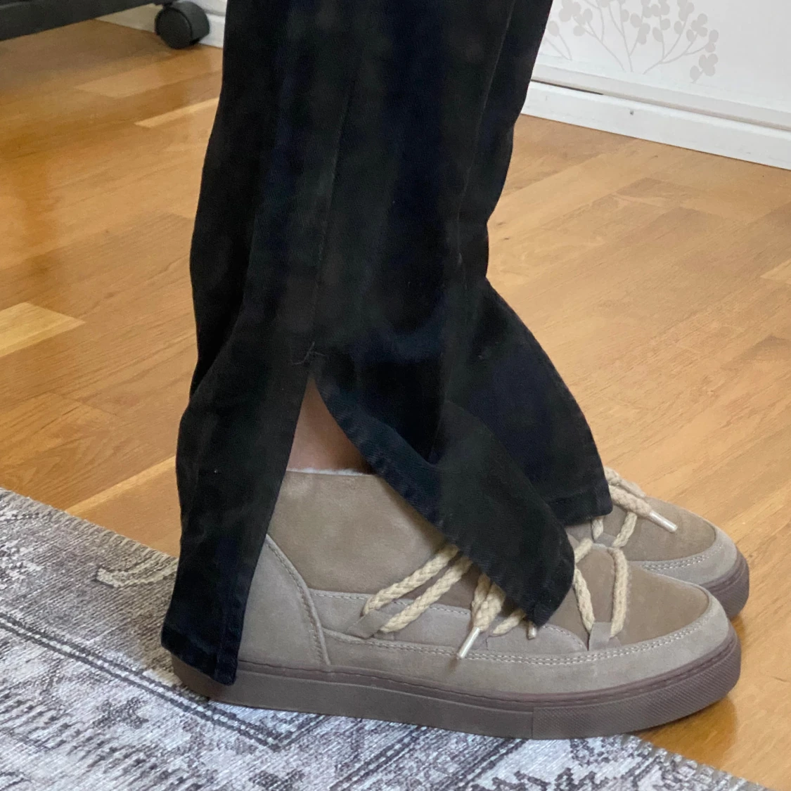 Svarta bootcut jeans - 91