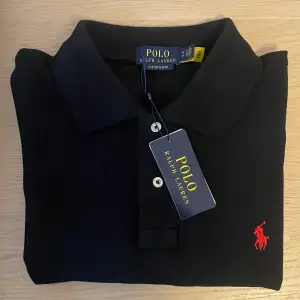 Ralph lauren pike strl s. Skick 10/10 aldrig använd.