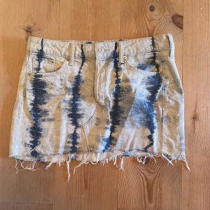 Hm mini skirt - Säljer denna slutsålda kjol från hm💕Hör av er vid fler frågor💕