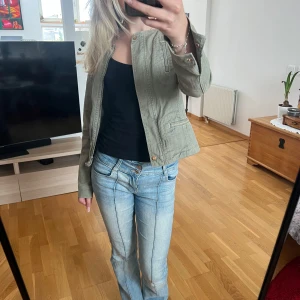 Jeans - Lågmidjade jeans från Bershka! Jättefint skick! ☺️