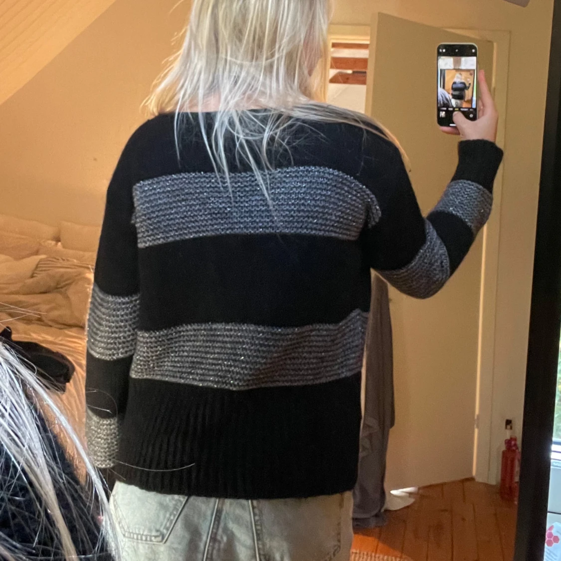 Svart och silvrig stickad tröja - 90