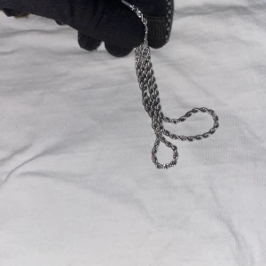 Silver halsband - Silver halsband 50 cm långt som är stainless steal. Skriv för frågor eller annat Med vänlig hälsning, ChainsSverige