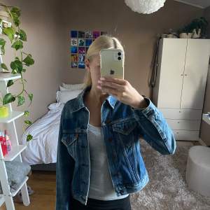 Äkta jeans jacka från Levis 