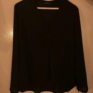 Svart blus  - Svart blus stl s