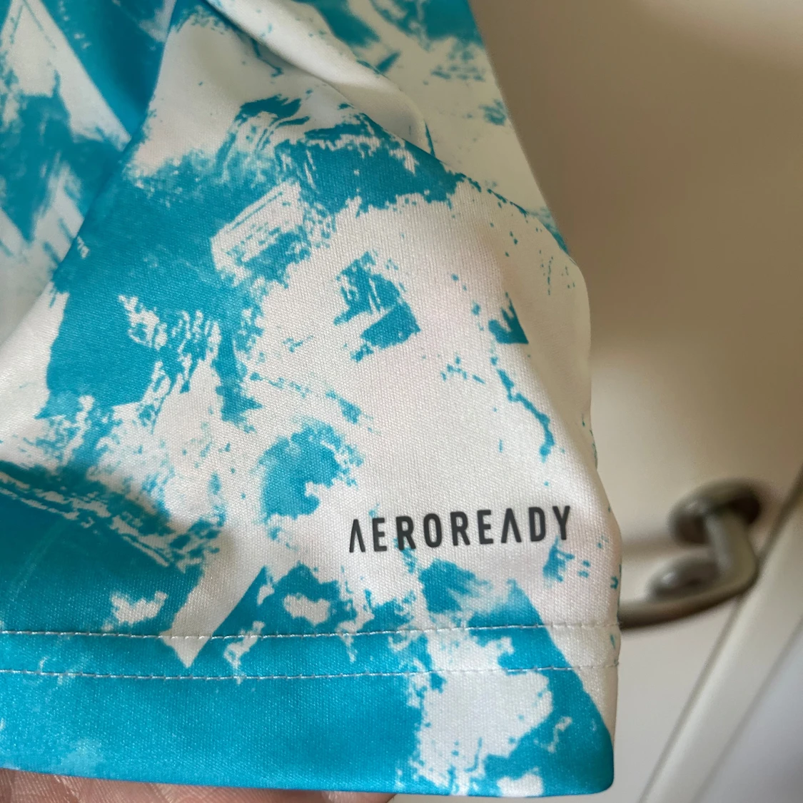 Adidas fotbollströja med blått mönster - 93