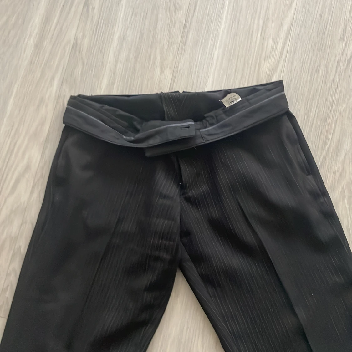 Secondhand kostymbyxor - 90