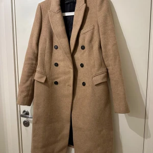 Zara kappa  - Snygg kappa som funkar till allt 