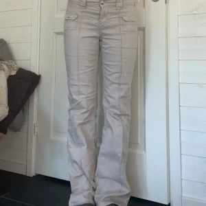 Jeans - Hm jeans eftertraktade, knappt använda