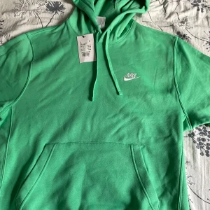 Nike tröja - Helt ny Nike tröja aldrig använt snygg tröja