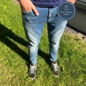 Tja! Säljer nu dessa tiger of Sweden jeans i modellen evolve som är den mest eftertraktade modellen. Skick 8/10 riktigt bra. Nypris ligger på 1600 kr men säljs nu för 400kr. Hör av er vid minsta lilla fundering 💭. 