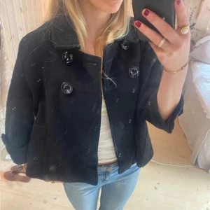 Kappa - SUPERSNYGG trekvartsärmad kappa❤️