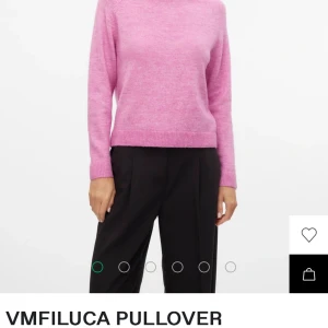 Rosa tjocktröja  - En rosa tjocktröja från Gina och använd ett fåtal gånger då jag inte passar i den. Köpt för 300kr från veramoda. Om man skulle vilja ha flera bilder är det bara att skriva. Pris går att diskutera ❤️