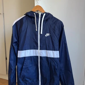 Nike vindjacka  - Bra skick aldrig använts 