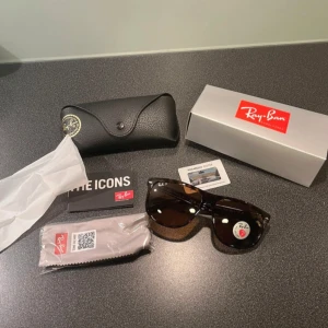 Rayban Boyfriend - Nya, köpta på Vinted men de passade inte mig direkt, så säljer här istället! OBS lånad bild från säljaren. Allt på bilden medföljer!