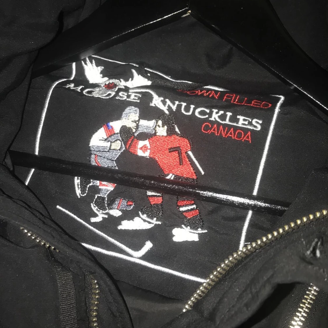 Svart dunjacka från Moose Knuckles - 91