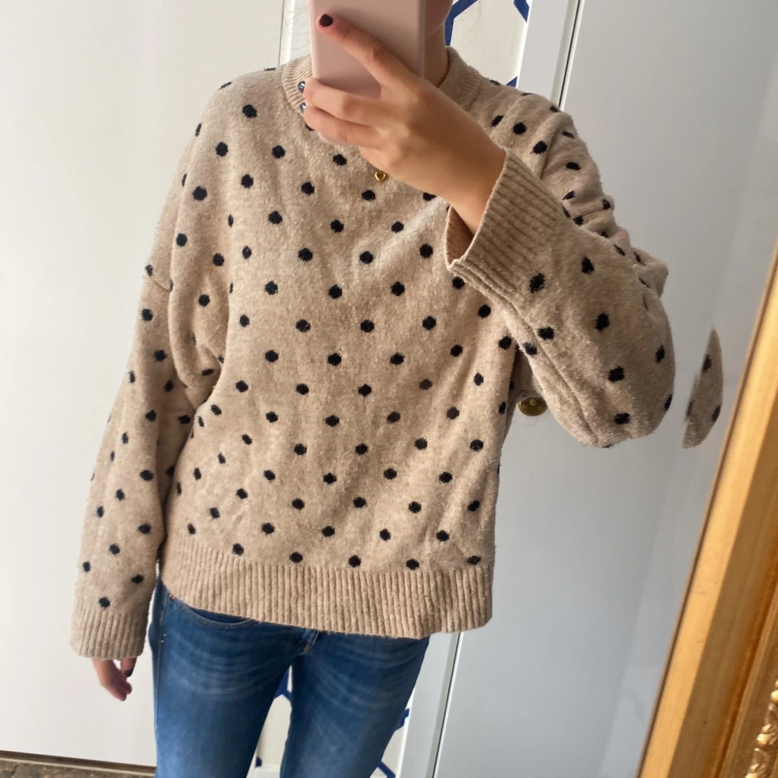 Prickig stickad tröja