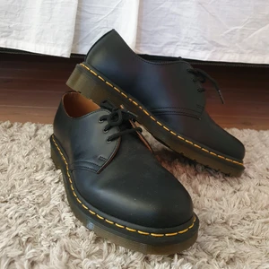 Låga Dr.martens - Helt nya, använda ute en gång