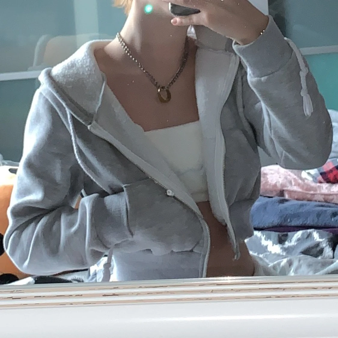 Grå, croppad sip-up hoodie