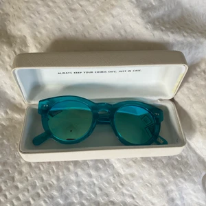 Chimi glasögon - Chimi glasögon i modellen #003 i färgen Aqua. Liten repa som man ser på andra bilden annars felfria!