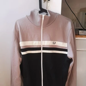 Fred Perry track top strl M - I använt skick. 