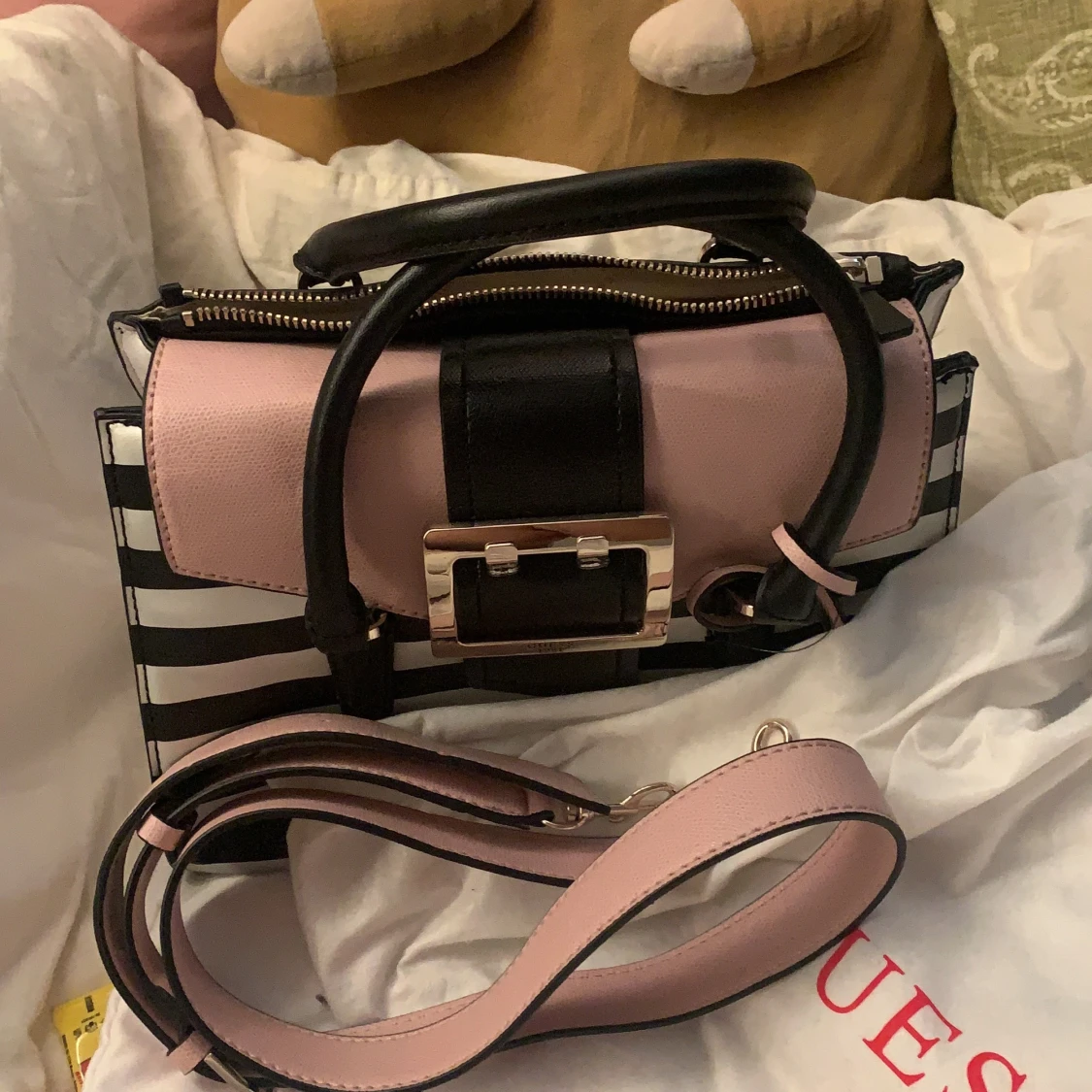 Äkta Guess väska  - 90