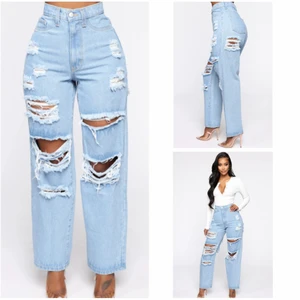Fashionnova mom jeans - Mom jeans från Fashionova, helt nya. Har lapp kvar. 