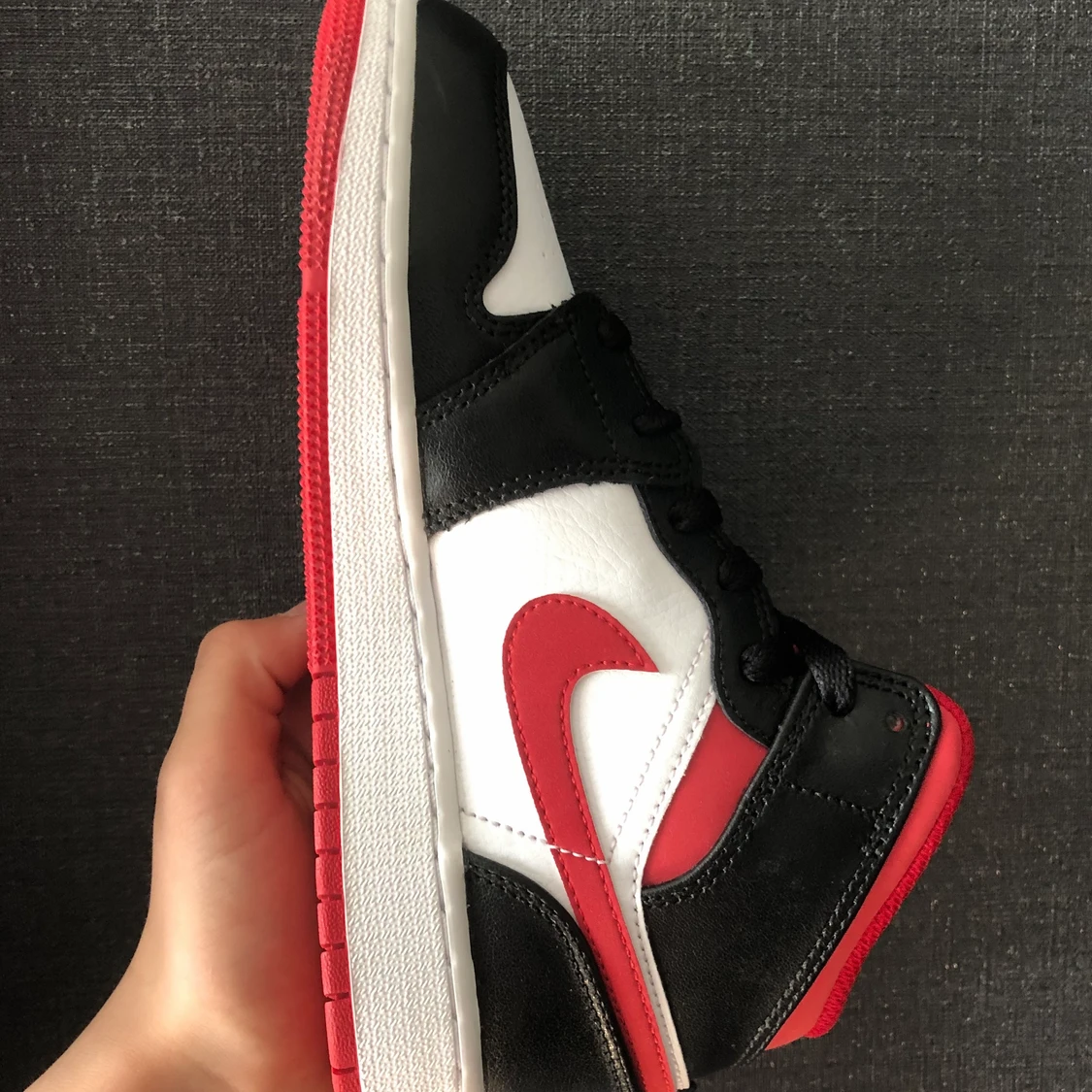 Jordan 1 Mid Red team  - 90