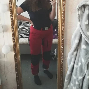 Lundhags Traverse II  - Superfina fritidsbyxor som tyvärr inte kommer till användning längre. Ej använt många gånger! Säljes hela och rena! Kan gå ner i pris vid snabb affär! 