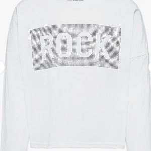 Zadig Voltaire tröja - Nu säljer jag min fantastiskt fina tröja ifrån Zadig Voltaire ! Den är riktigt cool och unik med nitarna runt ”Rock” använd väldigt få gånger och är då i fint skick. Tröjan är i storlek 164 men skulle säga att den motsvarar en S eller Xs! Köptes för 700kr och säljer nu för 300💕skriv vid intresse! Pris kan diskuteras