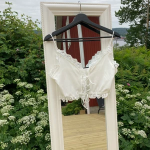 Vit topp  - 90 kr ink frakt 