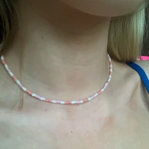 Halsband - Jättefina halsband med små pärlor❤️ 30kr st