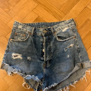 Shorts - Korta jeansshorts🥳