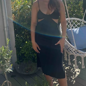  - Svart klänning från bershka, endast använd två gånger🤩  Frakt ingår❤️