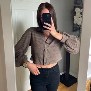 Brun kofta - Jätte skönt material, fluffig och mysig💓 från shein aldrig använd