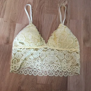 gul spetstopp - söt gul spetstopp🌸