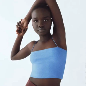 Blå topp - Säljer två blåa toppar storlek M och L, 40 kr styck!💕