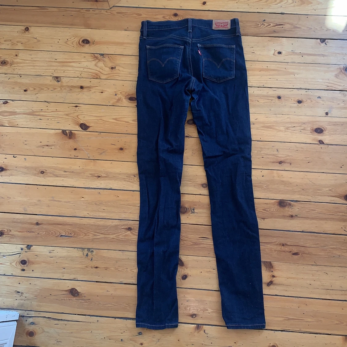 Levi Slimming Skinny mörkblå strl 27 - 90